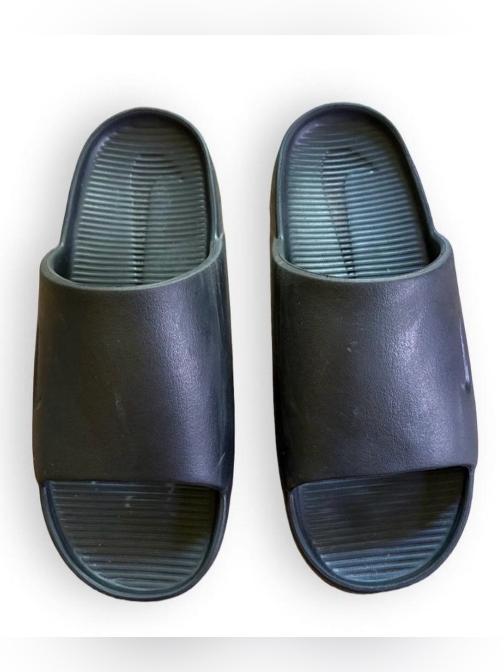 Nike Calm Slides